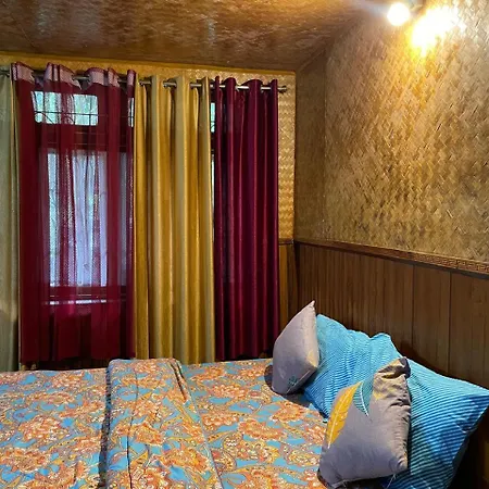 Daragaon Retreat Apartment Pelling Exterior photo