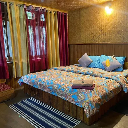 Daragaon Retreat Apartment Pelling Exterior photo